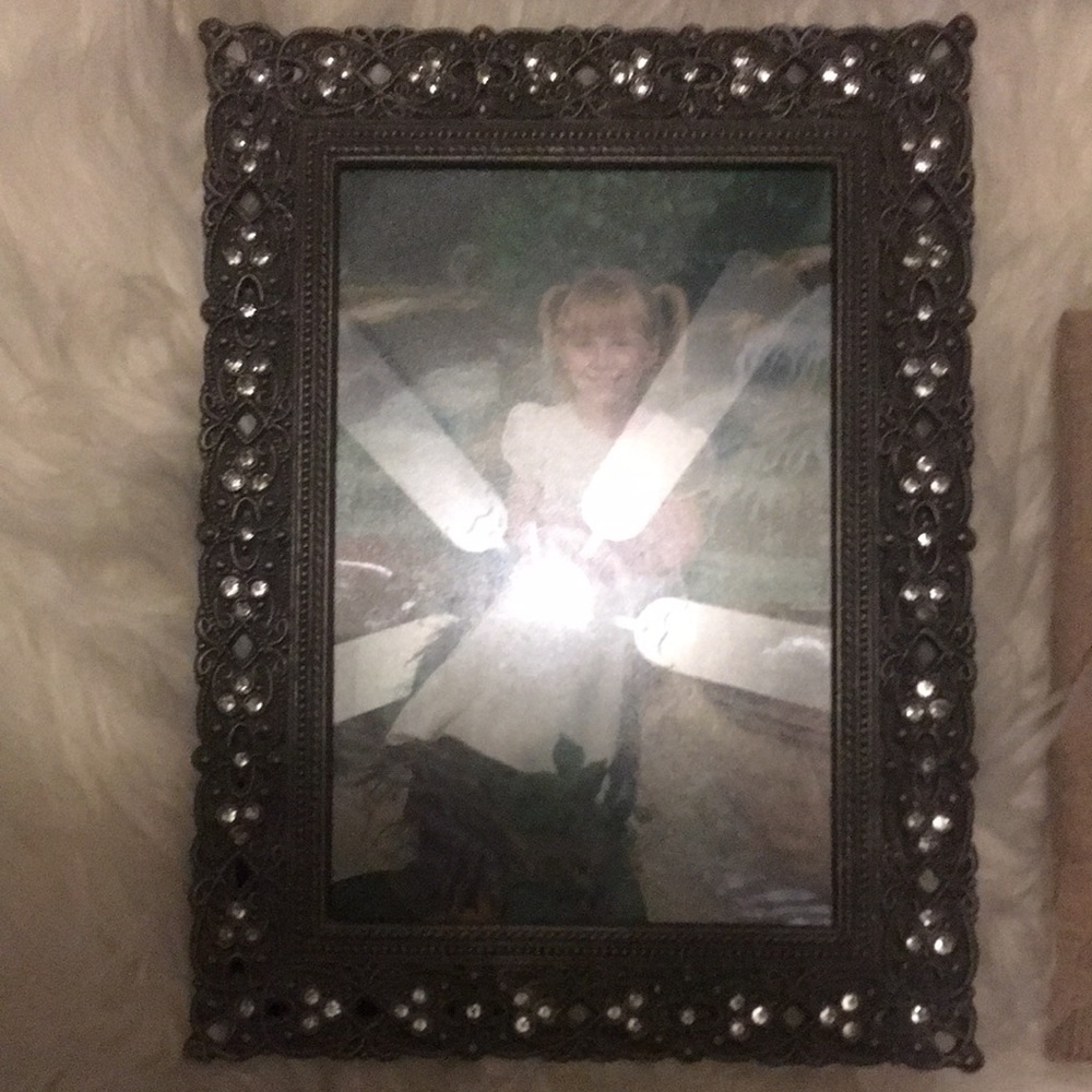 Multiple Accent Picture Frames - Picture 3 of 6